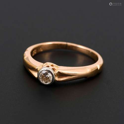 Ring mit Diamant