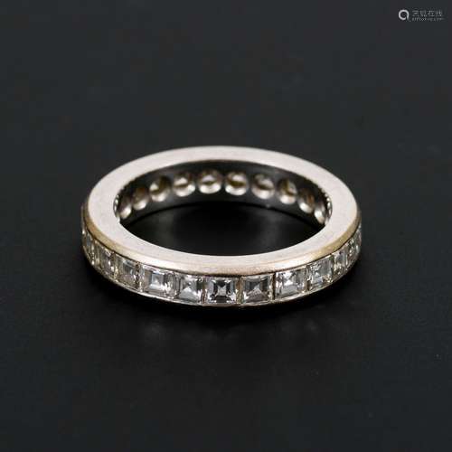 Memoryring mit Diamanten