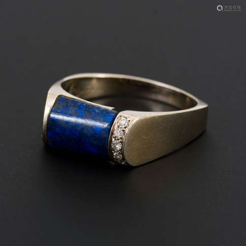 Ring mit Lapislazuli und Diamanten