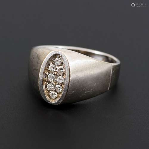 Ring mit Diamanten