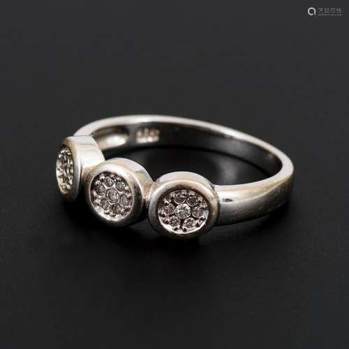 Ring mit Diamanten