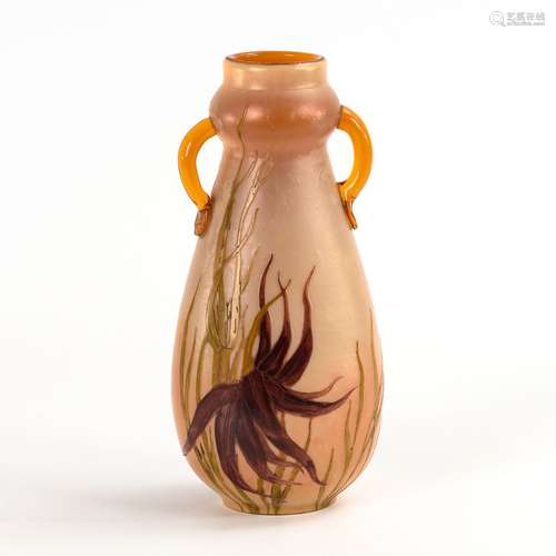 Jugendstil-Vase mit Wasserpflanzen