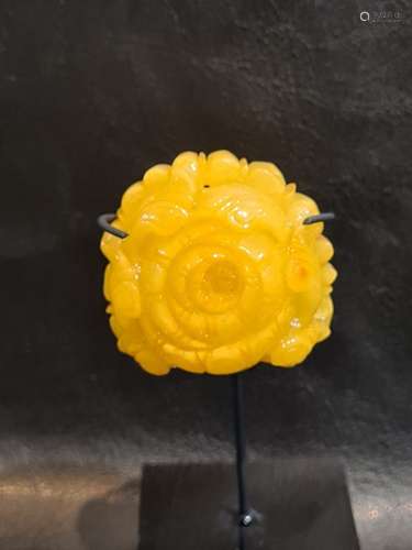 Chinese Amber Carved Flower Pendant 20th Century