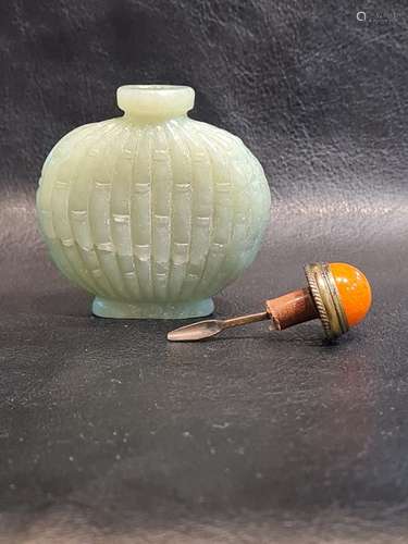 19th Century A Chinese Jade Snuff Bottle With Coral Top