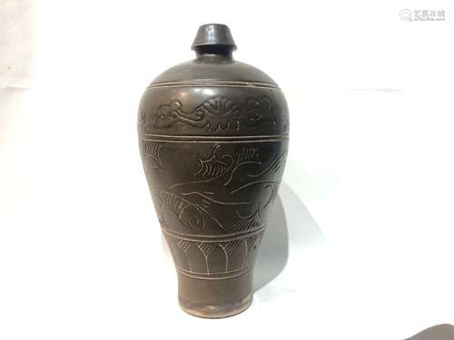 19th Century Chinese Cizou ware type glzed pottery vase with...