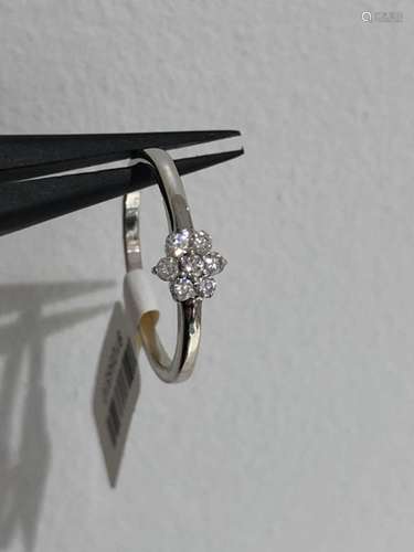 9k white gold ring with diamonds around 0.08cts