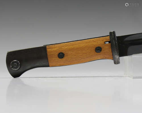 A German K98 bayonet by E.U.F. Hörster, blade length 25cm, w...