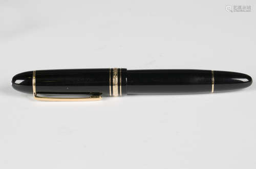 A Montblanc Meisterstück No 149 Pix black plastic fountain p...