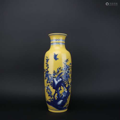Yellow-glazed Blue-and-white Vase