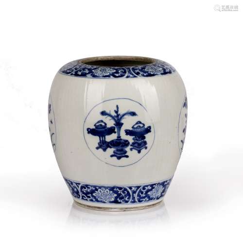 Blue and white porcelain vase/jar Chinese, Kangxi (1662-1722...