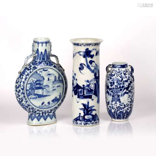 Blue and white porcelain moon flask Chinese, 19th Century wi...