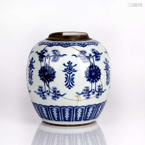 Blue and white jar Chinese, Kangxi period (1662-1722) decora...