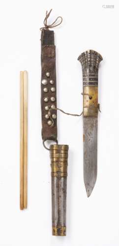 Eating set Tibetan comprising a horn handled knife, and chop...