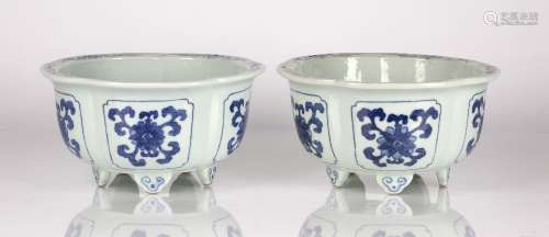 Fine pair of blue and white five lobed jardinieres Chinese, ...