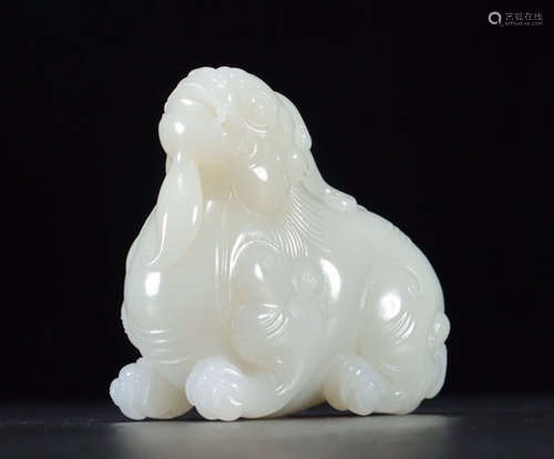 HETIAN JADE CARVED PIXIU PENDANT