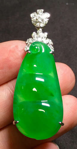 ICY GREEN JADEITE PENDANT