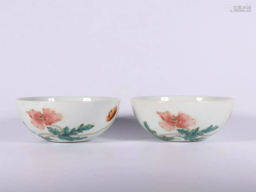 PAIR OF CHINESE FAMILLE ROSE TEA CUPS