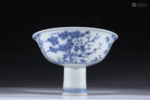 CHINESE BLUE AND WHITE STEM BOWL
