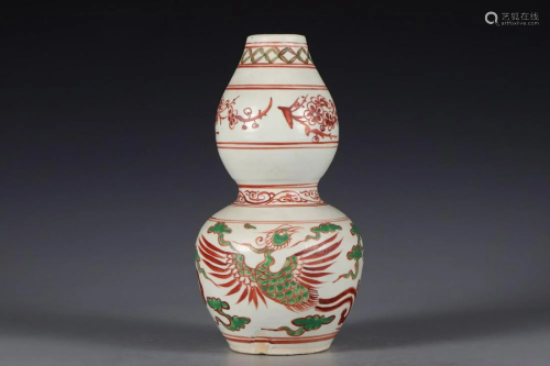 CHINESE GREEN AND RED COLOR GOURD VASE