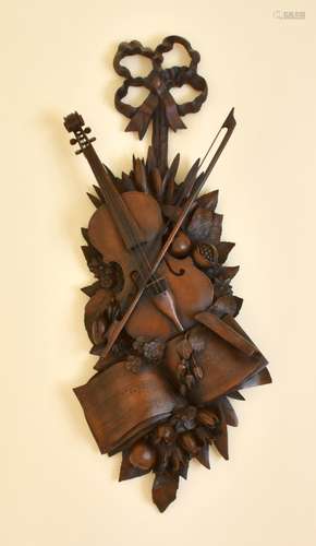 A PAIR OF BLACK FOREST CARVED BOW AND VIOLIN. 3ft 6ins long.