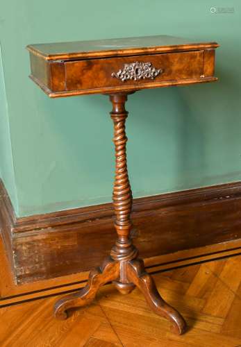 A SMALL GEORGIAN MAHOGANY STAND with single drawer, on turne...