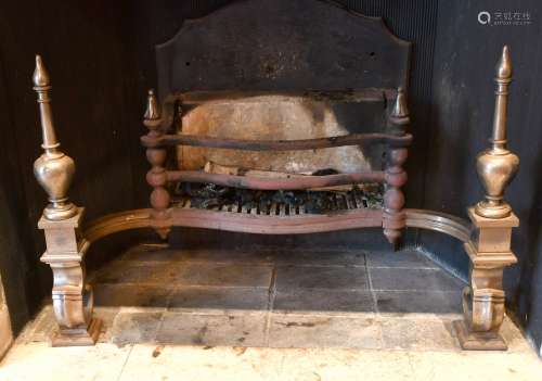 A 17TH CENTURY DESIGN METAL FIRE GRATE. 2ft 10ins long.