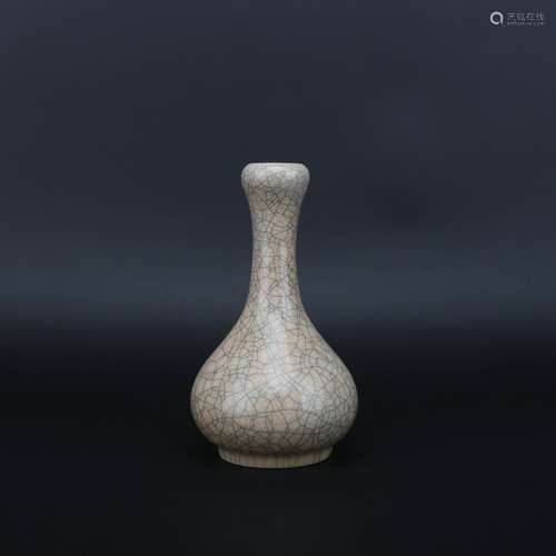 Chinese Garlic-head-shaped Vase