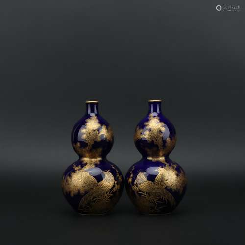 A Pair of Blue-glazed Gourd-shaped Vases