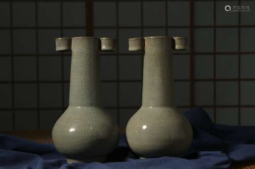 Song dynasty, official kiln double ear porcelain vase