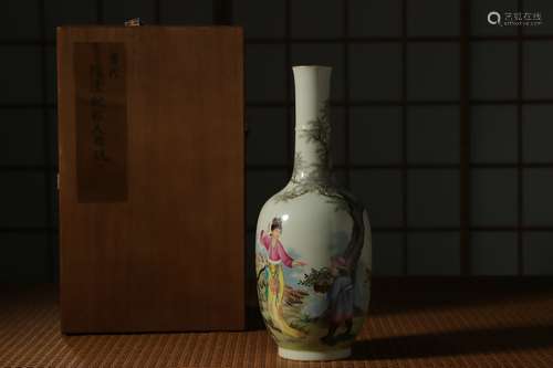 Qing dynasty, Qian long style, famille rose porcelain vase