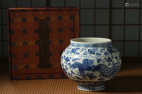 Ming dynasty, blue and white porcelain jar