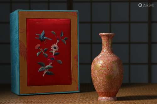Alum red gold painting porcelain vase