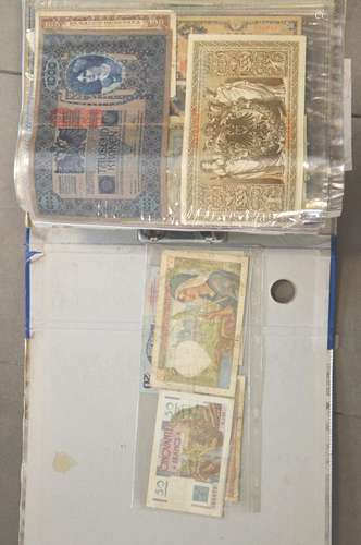 1 gros classeur de BILLETS de BANQUE anciens de PAYS DIVERS,