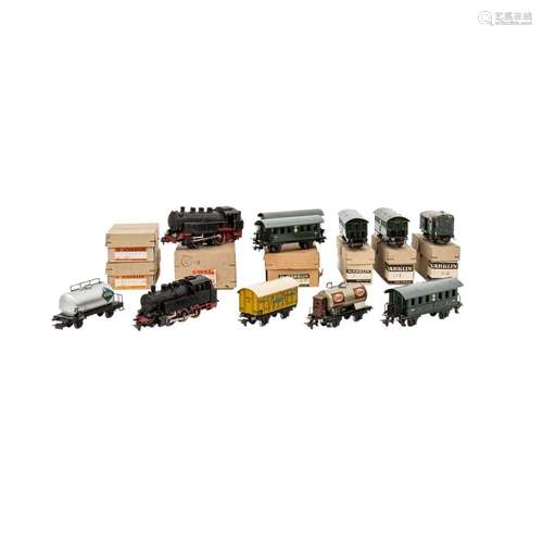 MÄRKLIN Konvolut von zwei Lokomotiven und 9 Güter- und Perso...