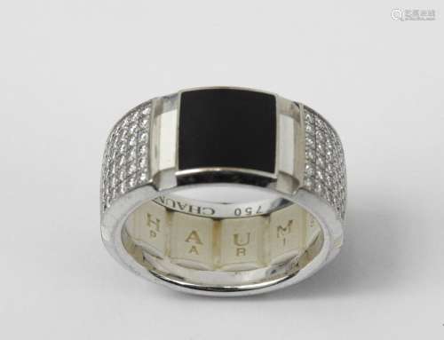 CHAUMET - Paris. Bague anneau plat modèle « class one » en o...