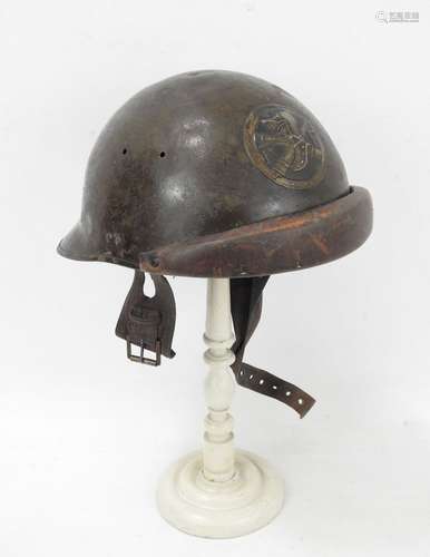 CASQUE des troupes blindées modèle 1935 1er type (à bord fra...