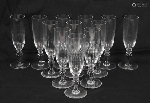 BACCARAT : Douze flutes à champagne en cristal, modèle Renai...