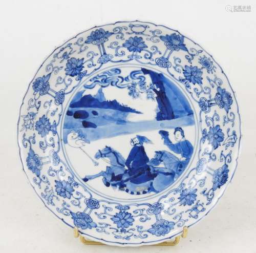 CHINE - Epoque KANGXI (1662-1722) : Assiette en porcelaine b...