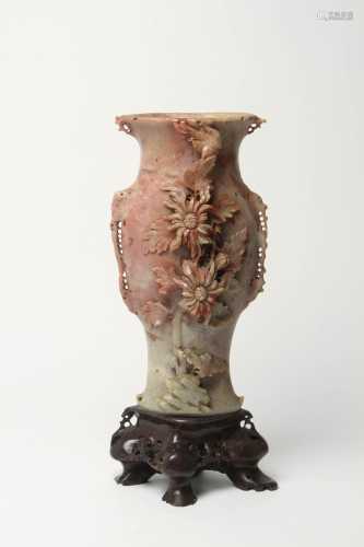 壽山石雕花瓶
