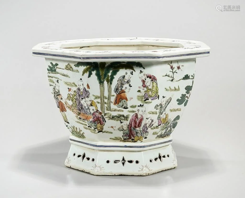 CHINESE ENAMELED PORCELAIN JARDINIERE