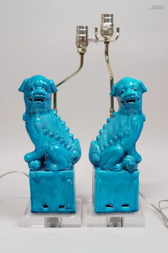 PAIR OF CHINESE PORCELAIN FIGURES OF FOO LION