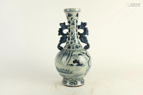 CHINESE BLUE AND WHITE BOTTLE VASE