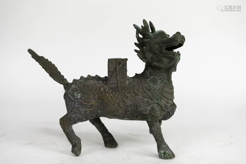 CHINESE BRONZE FIGURE OF A FOO LION