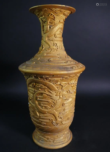 A CHINESE GOLDEN POWDER GLAZED VASE