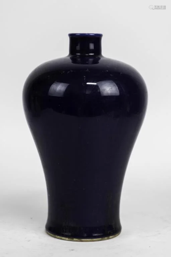 CHINESE DARK BLUE GLAZE VASE