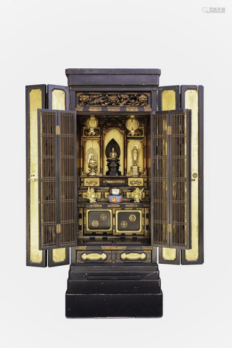 JAPANESE SHRINE CABINET, W/ THREE BUDDHA FIGURES