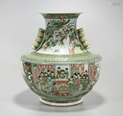 CHINESE ENAMELED PORCELAIN VASE