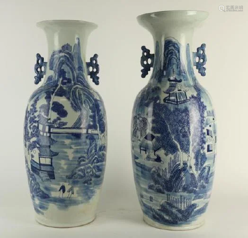 SET OF TWO CHINESE BLUE AND WHITE VASES