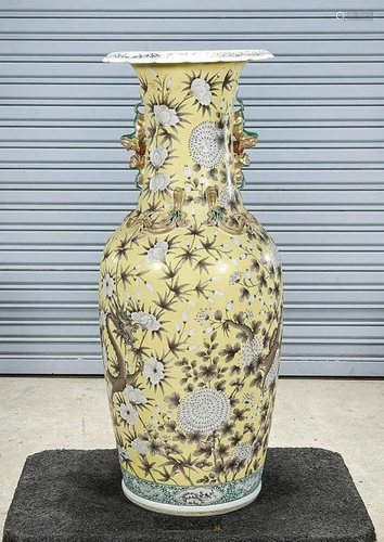 ANTIQUE TALL CHINESE ENAMELED PORCELAIN VASE