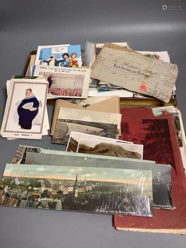 Assorted Edwardian and later postcards, including UK views, ...